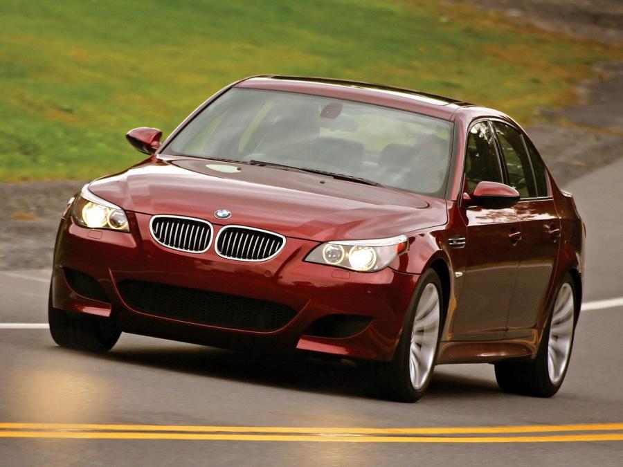  BMW M5 2005 года  (US) (фото 33 из 35)